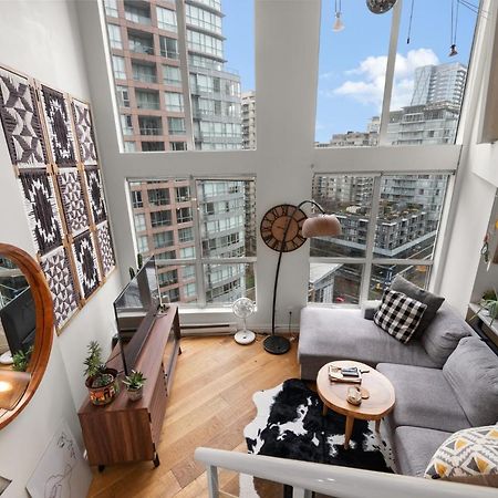 Rare Find Loft With Full Kitchen At Heart Of Downtown Appartement Vancouver Buitenkant foto